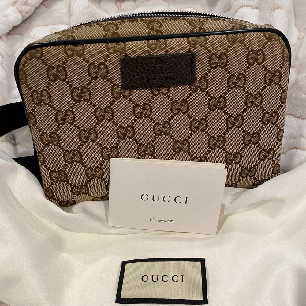 Gucci GG Supreme Belt Bag